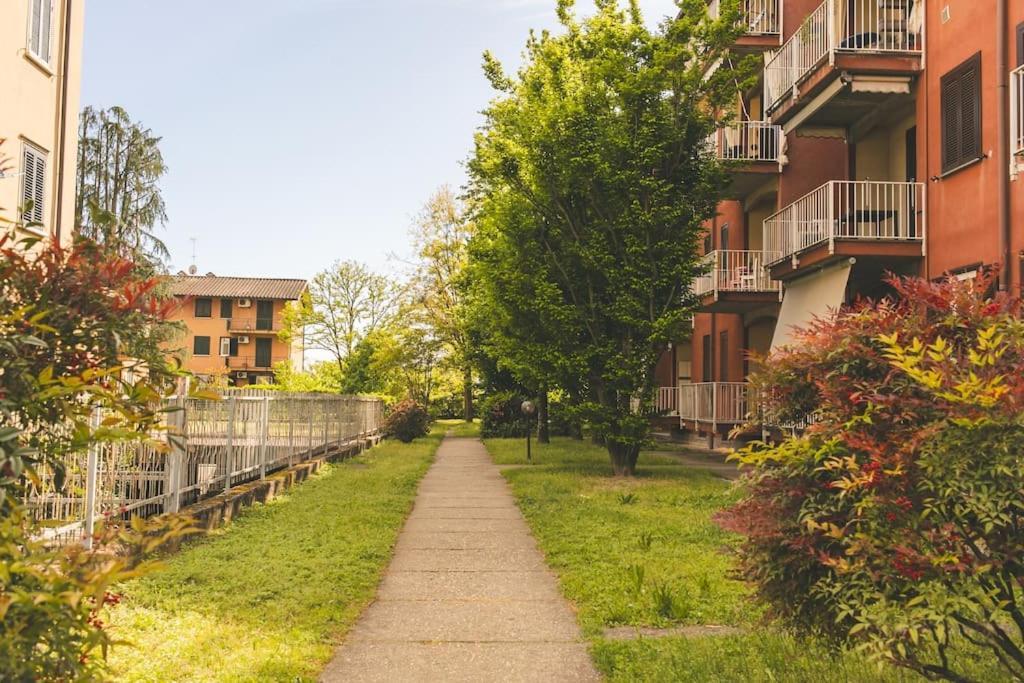 Apartmán Comfort Urbano Con Box Auto Privato Pavia Exteriér fotografie